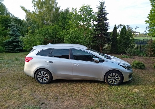 Kia Ceed cena 33900 przebieg: 242200, rok produkcji 2017 z Ziębice małe 667